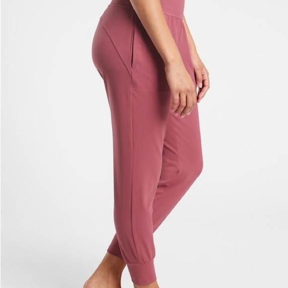 Athleta salutation joggers - Picture 2 of 8